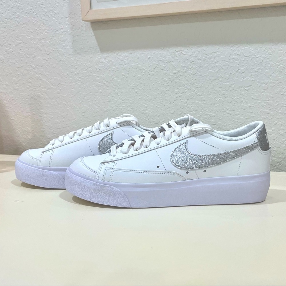 NIKE LOW BLAZERS